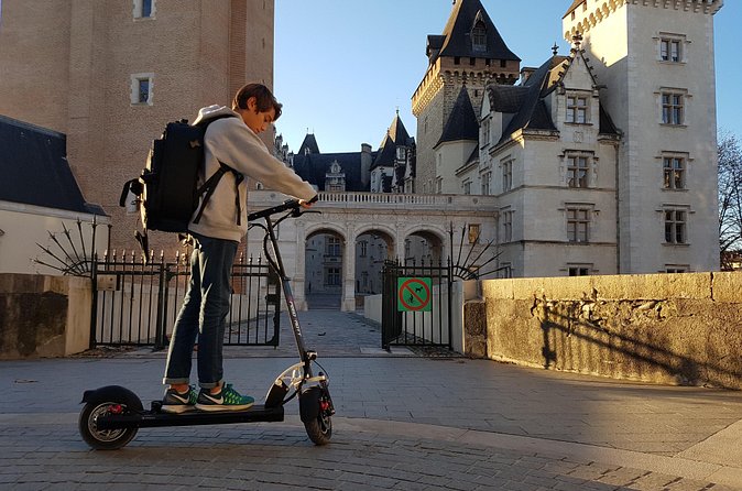 1-Hour Bordeaux Electric Scooter Tour - Grosse Cloche: Bordeaux’s old city gate