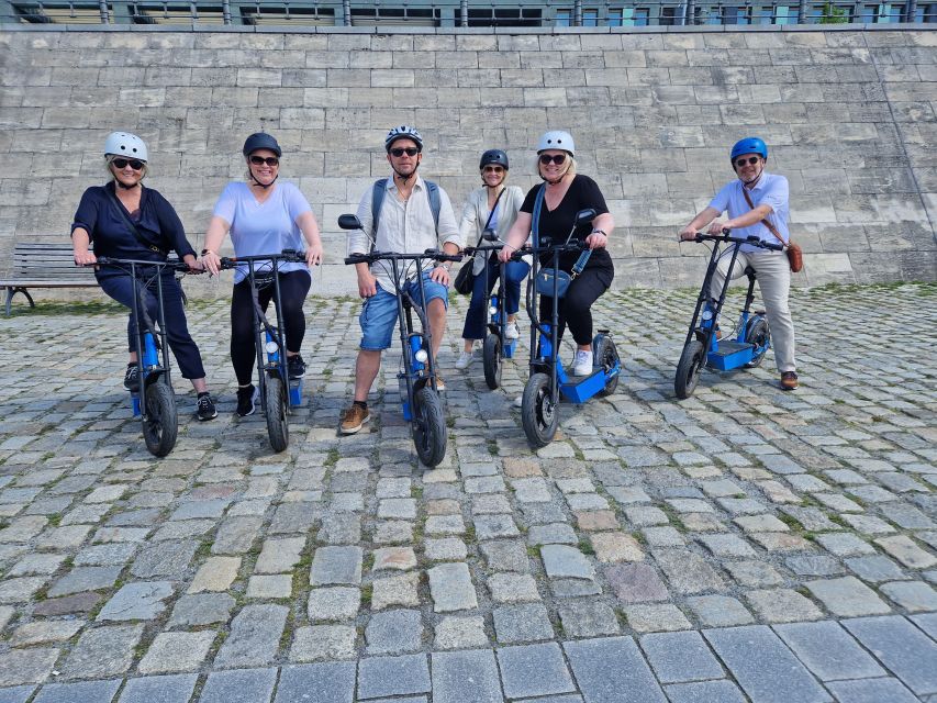 3-H Munich: Top Sights E-Scooter Tour with Local Guide - The English Garden and Eisbach surfers
