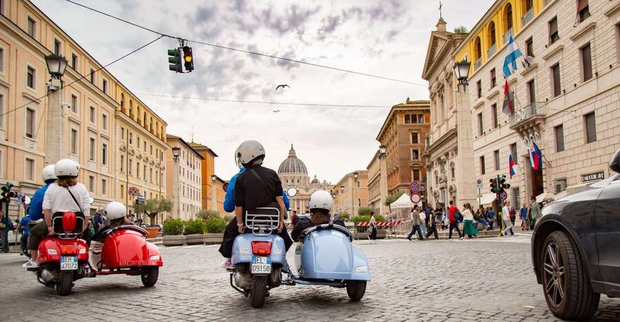 Afternoon Vespa Sidecar Tour with Gourmet Gelato Stop - The Pantheon and Piazza Navona