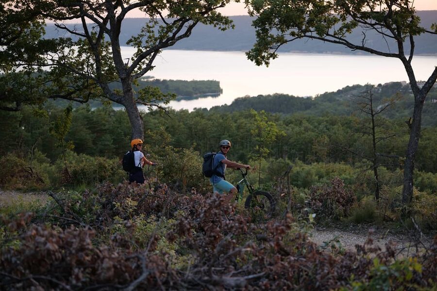 Apero Sunset over the lake: Guided electric scooter rides - How much value you get for $106