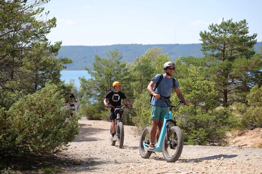 Around the Lake of Verdon : Guided electric scooter rides - Starting at the Les Salles-sur-Verdon nautical base