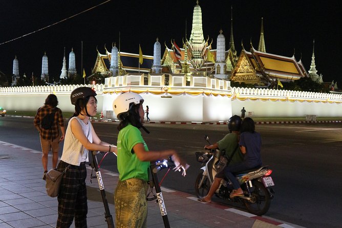 Bangkok at Night by Electric Scooter - Pak Khlong Talat, Bangkok’s flower market at night