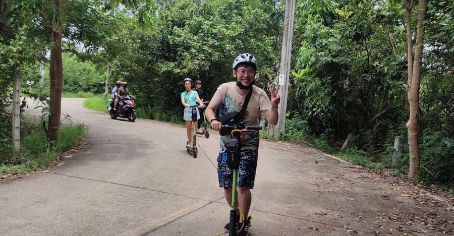 Bangkok: Bang Kachao E-Scooter Jungle Tour - Sri Nakhon Khuean Khan Park and the green paths