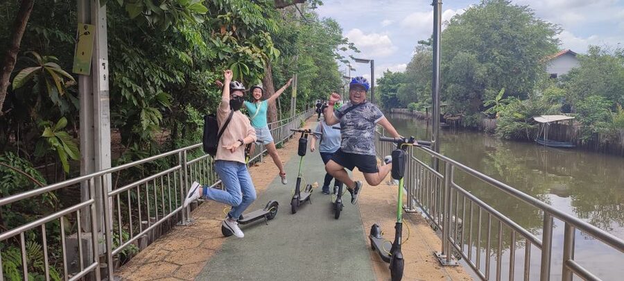 Bangkok: Bang Kachao E-Scooter Jungle Tour - A Ganesha temple and a glimpse of local faith