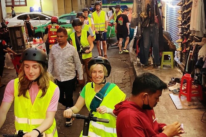 Bangkok by Night with Escooter &/or Bike - The opening ride through Bangkok’s old center