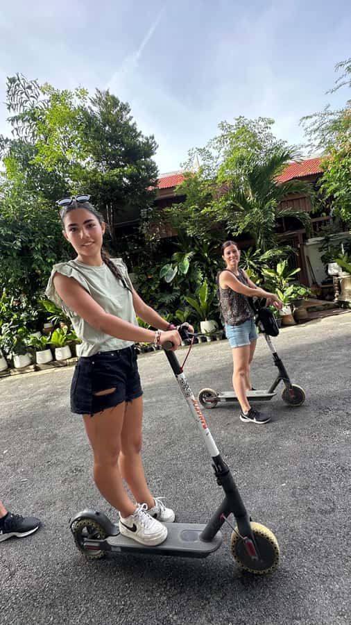 Bangkok: City Highlights Electric Scooter Tour - Key points at a glance