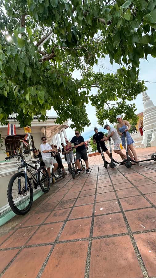 Bangkok: City Highlights Electric Scooter Tour - Seeing Bangkok’s Old City without wearing out your feet