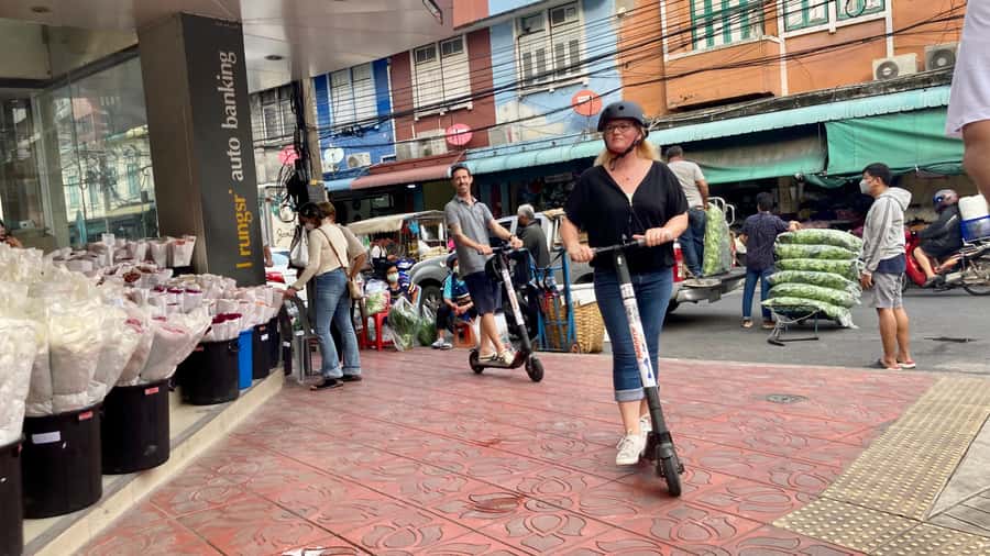 Bangkok: City Highlights Electric Scooter Tour - Riding the Segway Ninebot or Xiaomi scooter