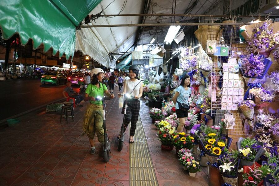 Bangkok: E-Scooter Night Tour with Local Street Food - Pak Khlong Talat after the food stops