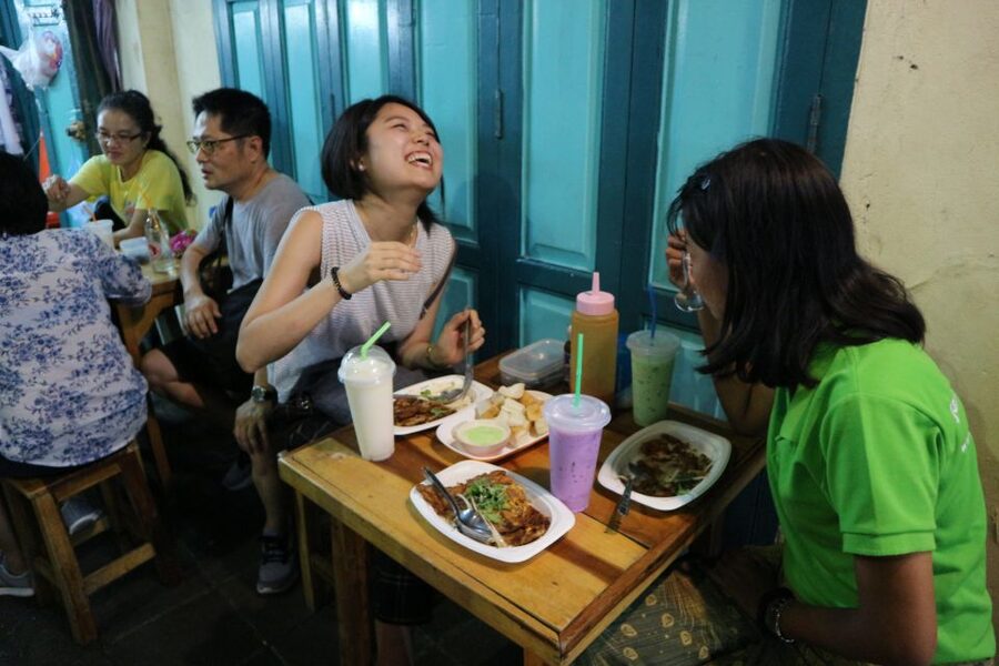 Bangkok: E-Scooter Night Tour with Local Street Food - How safe and difficult is the e-scooter ride?
