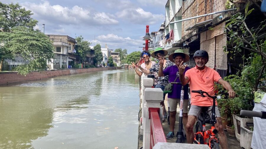 Bangkok : Old City Guided E-Scooter &/or Bike Tour - Who Should Book This Bangkok Ride?