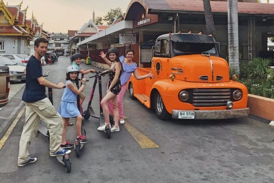 Bangkok : Old City Guided E-Scooter &/or Bike Tour - Guides, Languages, and the Feel of the Ride