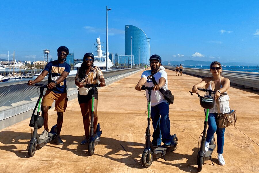 Barcelona: Sagrada Familia Electric Scooter or Bike Tour - Why this works as a first look at Barcelona