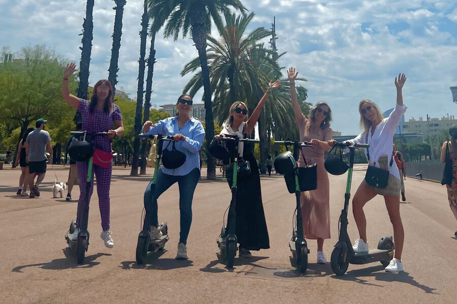 Barcelona: Sagrada Familia Electric Scooter or Bike Tour - Starting in the Gothic Quarter