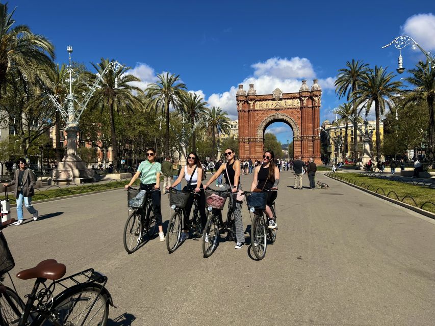 Barcelona: Sagrada Familia Private E-Scooter Tour - From Calle Regomir to the Gothic Quarter