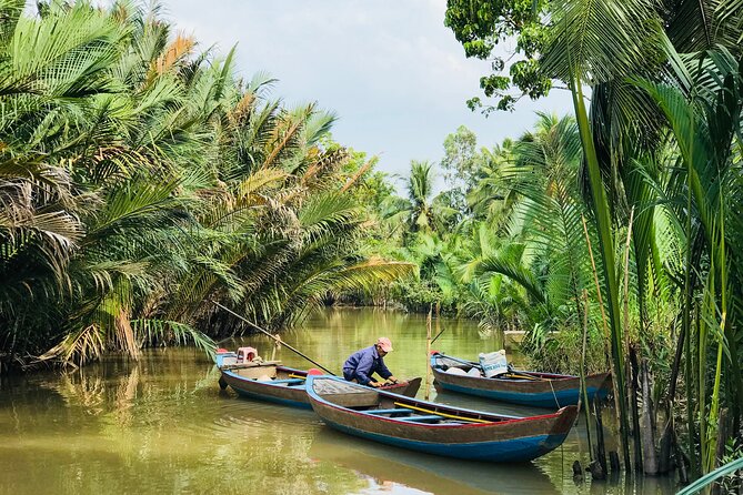 Ben Tre Mekong Zig Zag: Scooter, Sailboat, and Food (Full day) - Entering Ben Tre city by local roads