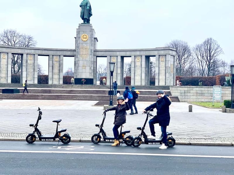 Berlin: Thrilling E-Scooter Adventure Tour - Getting comfortable on the electric scooter