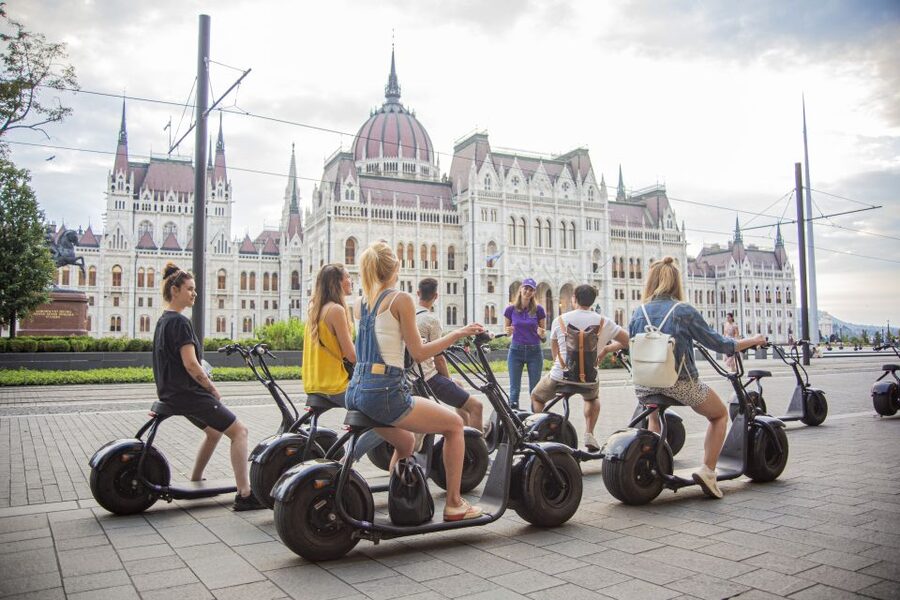 Budapest: Guided City Sights Tour by E-Scooter - Back across Chain Bridge