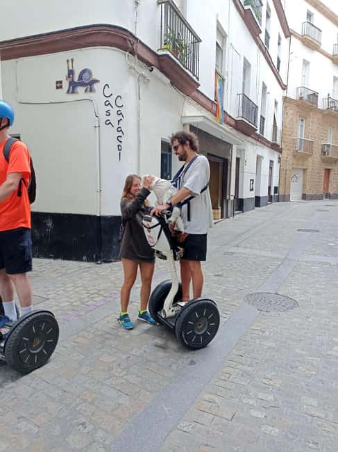Cadiz: 1.45H Guided Segway/eScooters/EBikes for Big Groups - Why a small electric ride works well in Cádiz