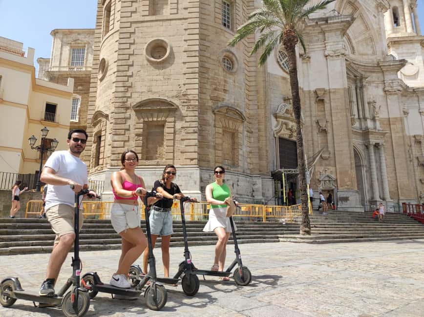 Cadiz: 1.45H Guided Segway/eScooters/EBikes for Big Groups - Small streets and the feel of old Cádiz