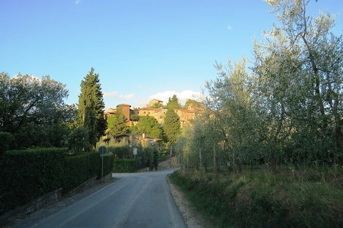 Chianti Hills: App‑Guided e‑Vespa Tour + Lunch in Greve - Leaving Florence for the Chianti hills