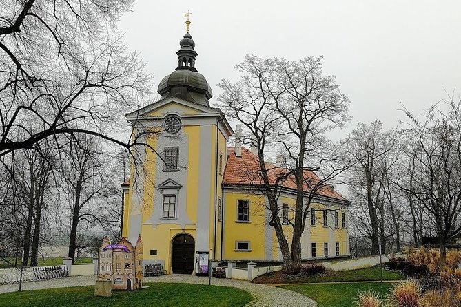Czech Castles Scooter Tour for 1 day. The North Way. (audio guide) - Chvaly Castle and its old fort