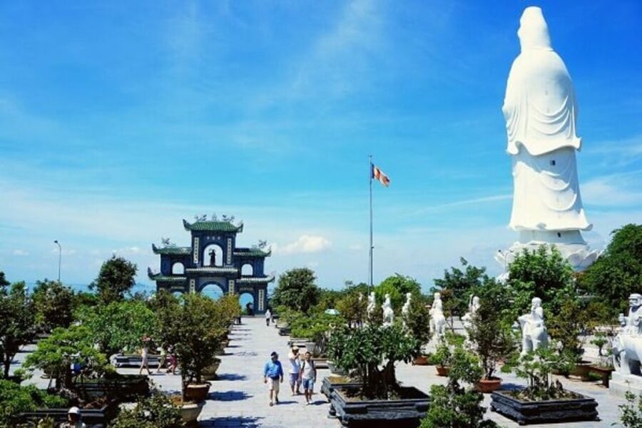 Da Nang: Private City Tour by Scooter with Ao dai Lady Rider - Comfort, safety, and who should book