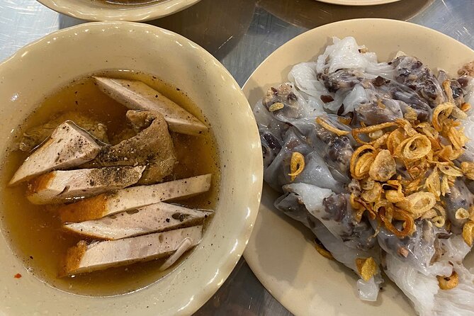 Da Nang Scooter Food Tour & Hidden Gems w/ Locals - Bánh xèo, crisp edges, and fresh greens