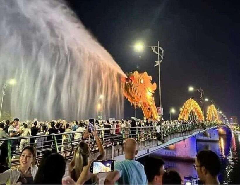 DaNang Night City Scooter Tour-Lady Aodai Rider & Han Cruise - Why a scooter is the right way to see Da Nang at night