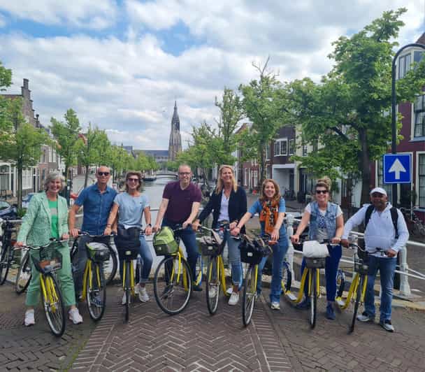 Delft - Step/scootertour in and around the city - Markt, the New Church, and town hall