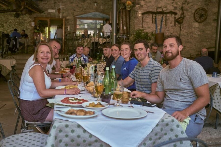 Desenzano del Garda: Lake Garda app-guided Vespa tour - Lunch in a small family restaurant