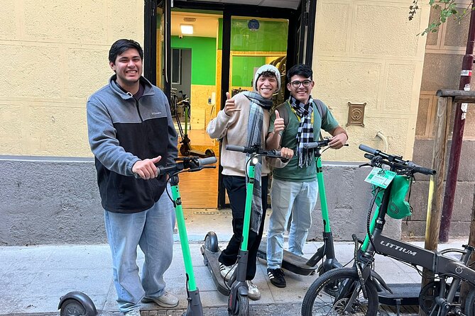E-Scooter Rental in Madrid - Picking up at Calle de San Bartolomé 9
