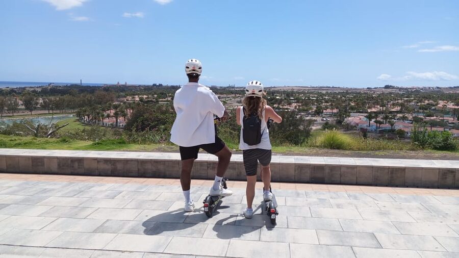 e-Scooter Step Kickstart Guided Tour: Sightseeing Maspalomas - The dunes and the Playa del Inglés viewpoint