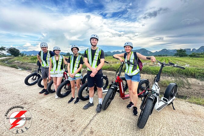 E-Scooter Tour in Kanchanaburi - The café break above the rice fields