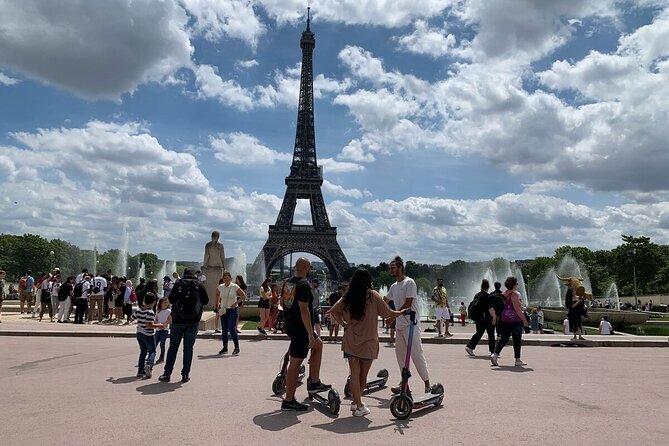 Electric scooter rental in Paris Full Day - Place Vendôme and the city between the stops
