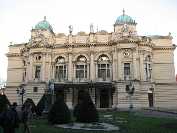 Electric Scooter Tour: Full Tour (Old Town + Jewish Quarter) - Key points before you book