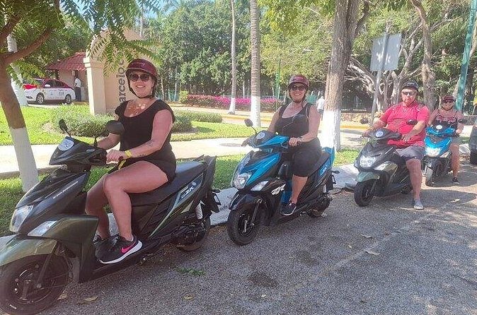 Enjoy scooter rental - Making time for La Crucecita