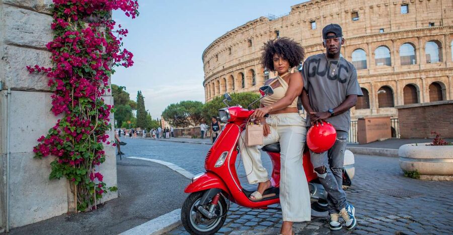 Explore city on Vespa with Professional Photographer - Key points to know before you ride