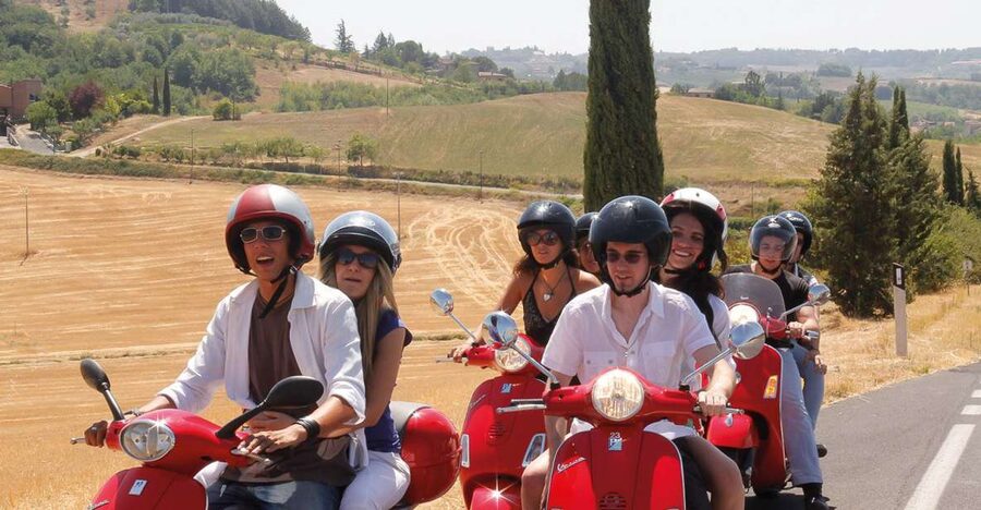 Florence/Badesse: Tuscany Group Vespa Tour with Wine Tasting - The Chianti Hills by Vespa