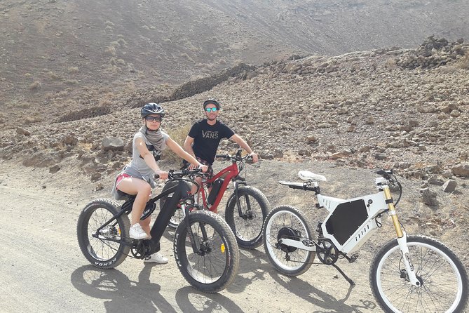 From Corralejo: E-bike/E-scooter 3-4 hour excursion - Calderon Hondo: the first big view