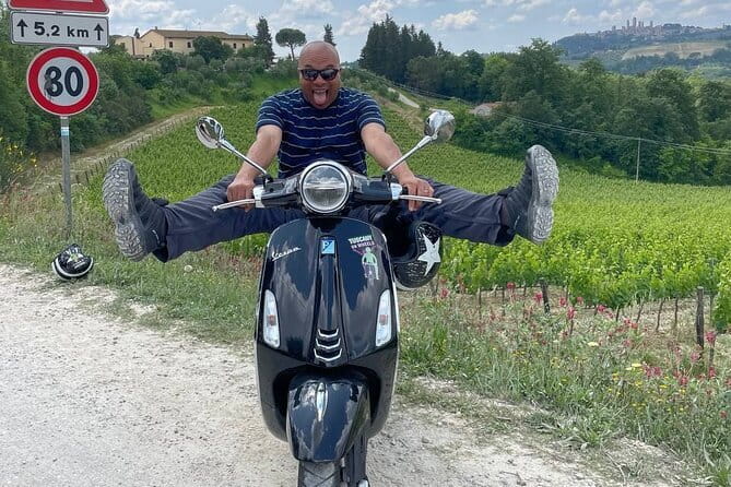 From San Gimignano: Tuscany Vespa Tour, Lunch & Wine Tasting - San Gimignano and the winery lunch