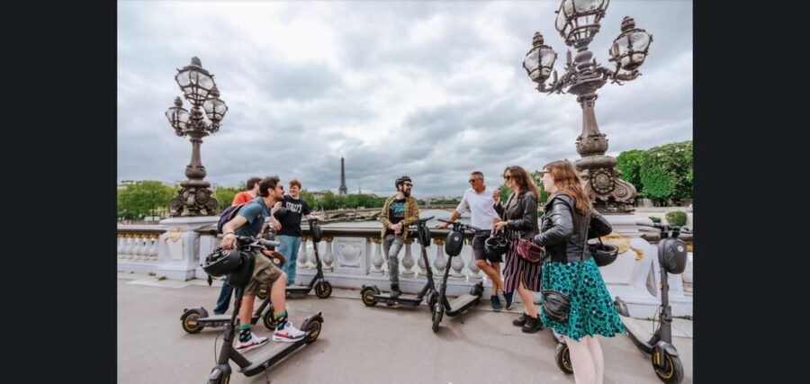Guided Electric Scooter Tour of Paris - What the guides add to the ride