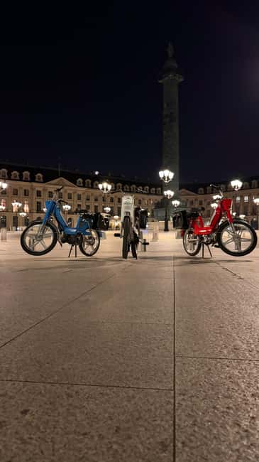 Guided tour of Paris on an electric Peugeot 103 moped - Place de la Concorde and the Seine