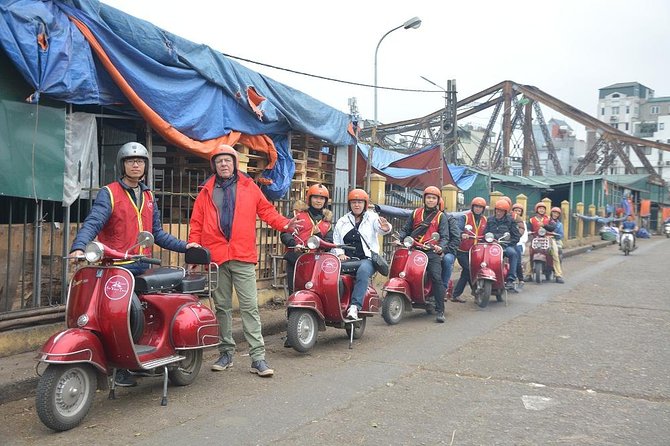 Hanoi By Vespa Tours: HISTORY + CULTURE + SIGHT + FUN 2,5 Hours - Huu Tiep Lake and the downed B-52