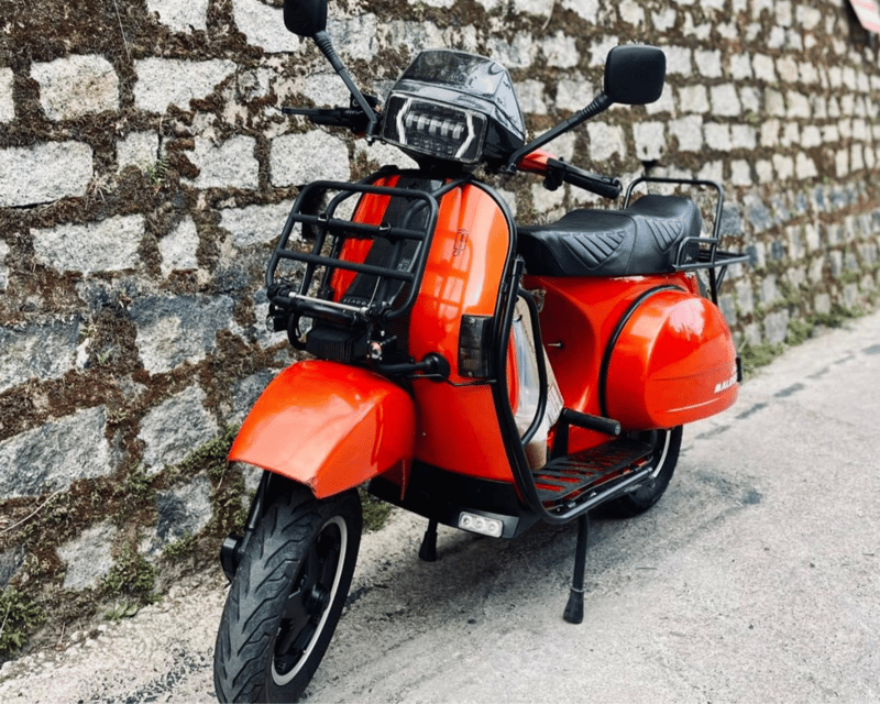 Hanoi: Food and Sightseeing Vespa Tour with 7 Tastings - Why a Vespa is the right way to see Hanoi