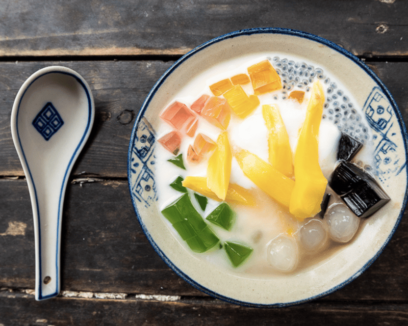 Hanoi: Food and Sightseeing Vespa Tour with 7 Tastings - Hanoi Opera House and the first taste
