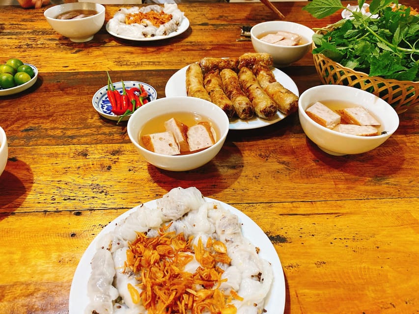 Hanoi: Food and Sightseeing Vespa Tour with 7 Tastings - Bun cha with a presidential connection