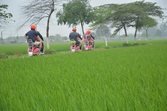 Hanoi Food Tours: Hanoi Foodie Scooter Tour Led By Women - Meeting the guides and setting off from the Opera House