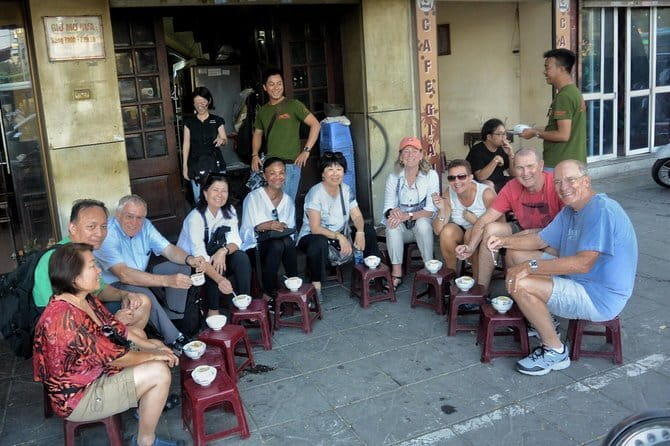 Hanoi Michelin Star Food Tour Via Jeep, Vespa or Motorbike - Sweet bites and fresh beer in Khâm Thiên