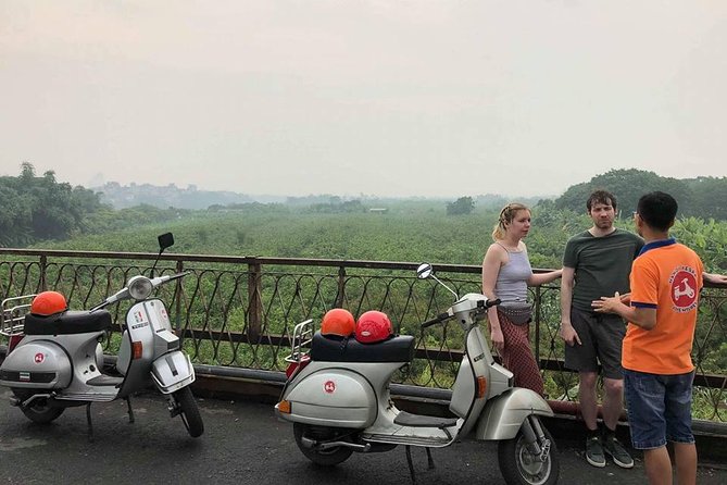 HANOI MUST SEE SITES Vespa Tour - A quick look at Hanoi’s train street